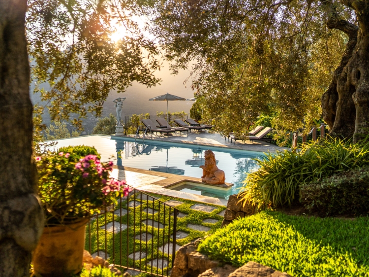 Ca's  Xorc Luxury Retreat