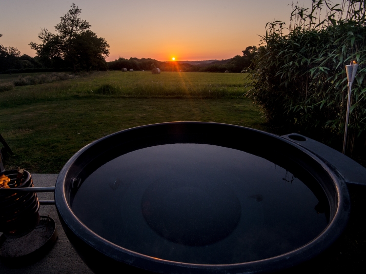 The Dutchtub, private ecological spa of our Lodge "La Cabane des Canards'
