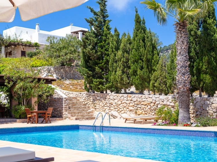 Can Pujolet hotel en ibiza piscina con encanto