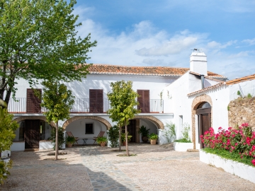 Finca El Azahar - B&B & Apartamentos in Pago de San Clemente, Extremadura