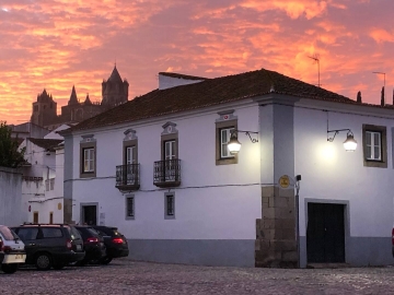 Lavradores Boutique Guesthouse - Hostal in Évora, Alentejo