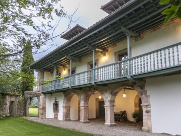 Casa Luca de Tena - B&B & Apartamentos in Sopeña, Cantabria