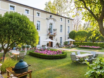 Chateau Talaud - Hotel & Self-Catering in Loriol du Comtat, Provenza y Costa Azul