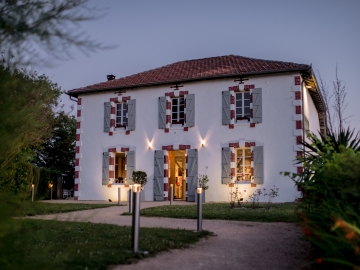 Hotel Lodge La Petite Couronne - Hotel & Self-Catering in Saint Cricq Chalosse, Nueva-Aquitania
