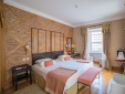 Edificio del mejor Hotel en Lisboa solar do castelo Romántico y de lujo