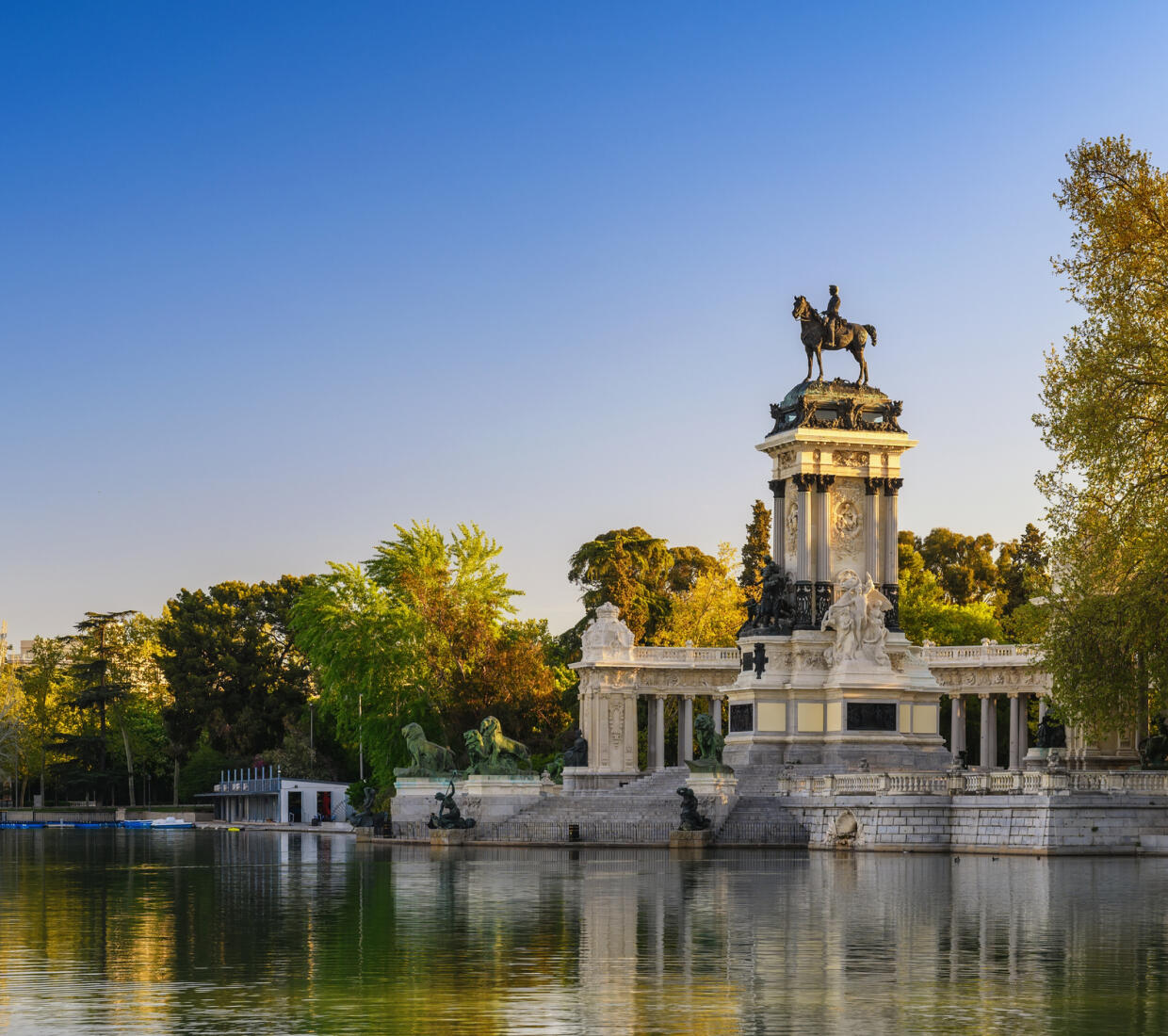 Hoteles con encanto en Madrid, hoteles de lujo y apartamentos vacacionales en Madrid