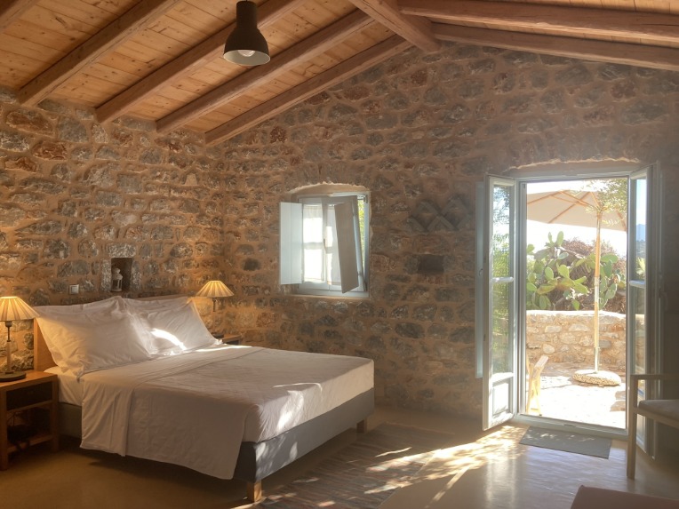 Bedroom at Antares hotel in Areopoli